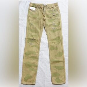 Nwt-Free People -Castro was- distressed camo jeans -26